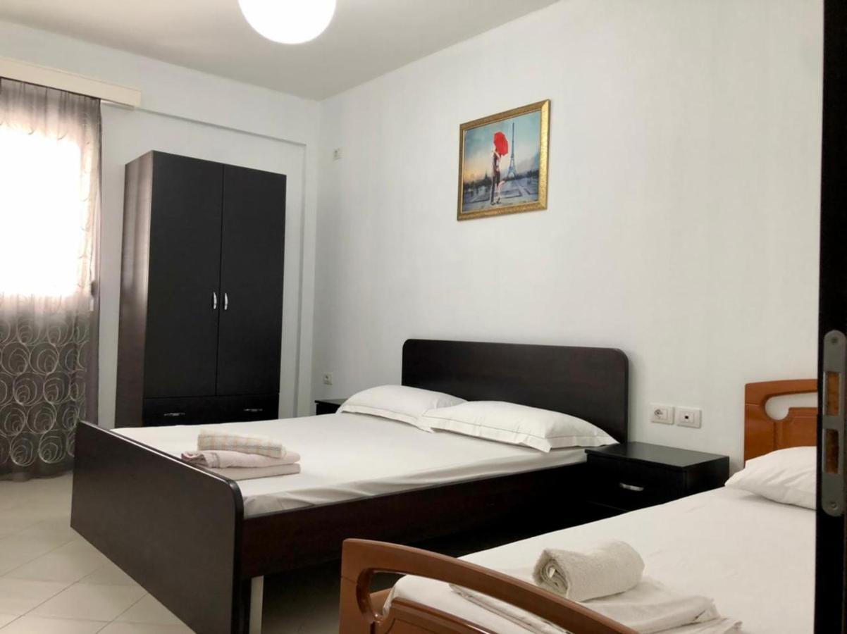 Lorenso Guest House Sarandë Buitenkant foto