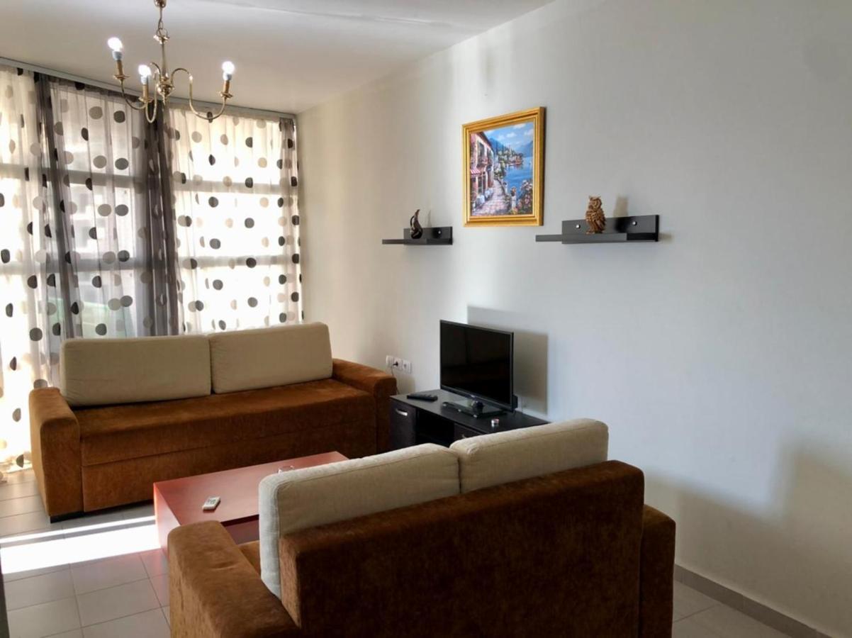 Lorenso Guest House Sarandë Buitenkant foto