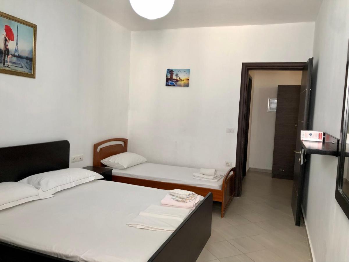 Lorenso Guest House Sarandë Buitenkant foto