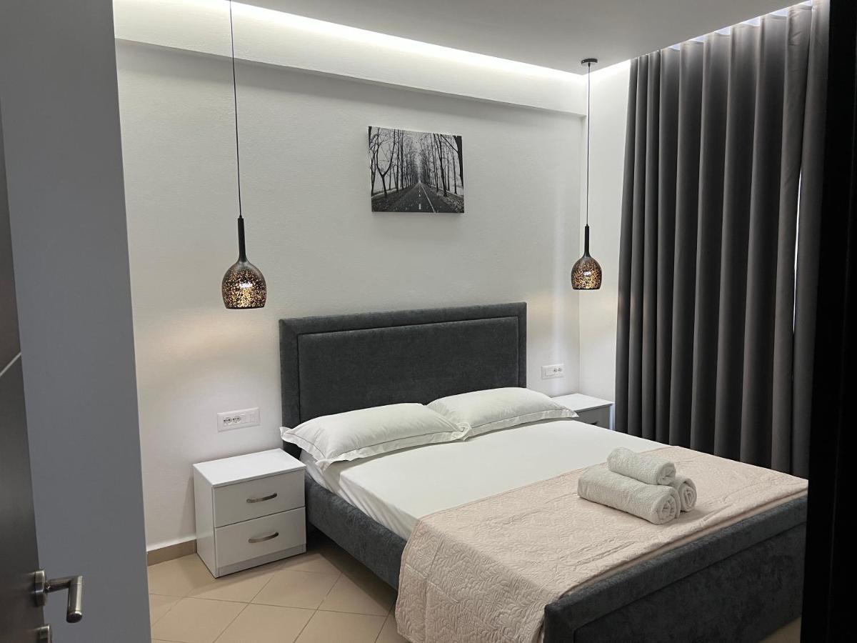 Lorenso Guest House Sarandë Buitenkant foto