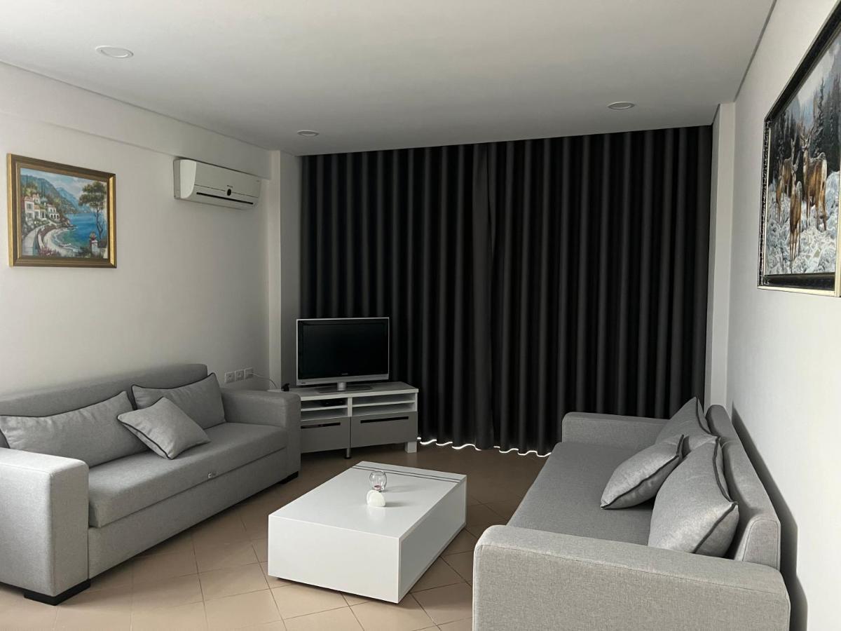 Lorenso Guest House Sarandë Buitenkant foto