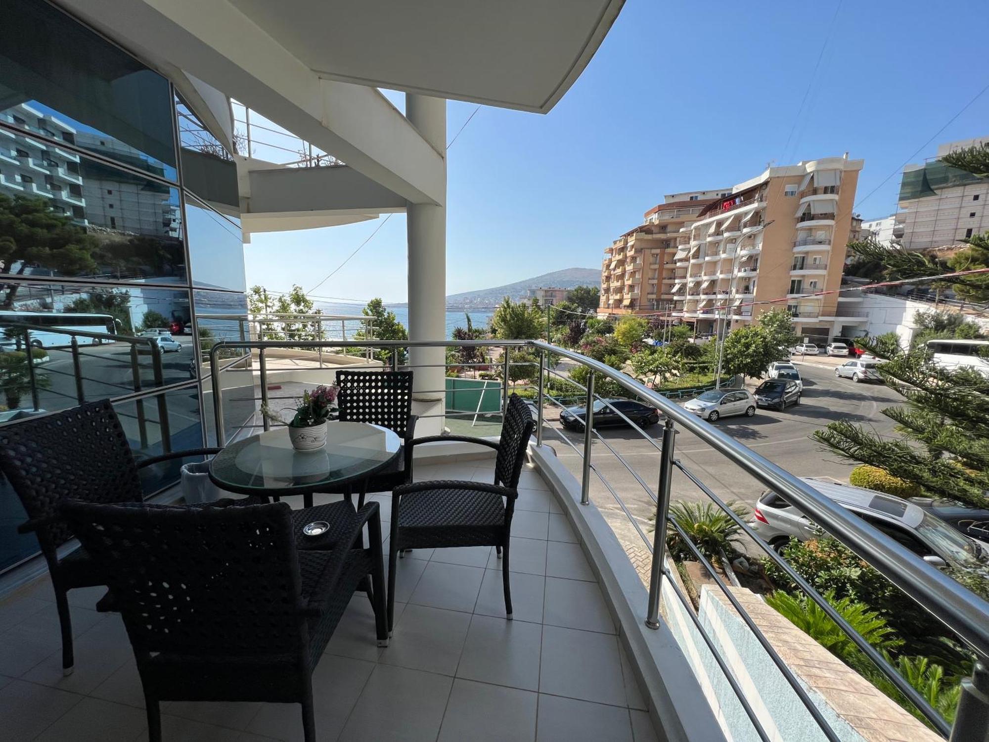 Lorenso Guest House Sarandë Buitenkant foto
